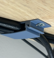 Suporte Organizador de Cabos para Mesa – Fixação por Parafuso